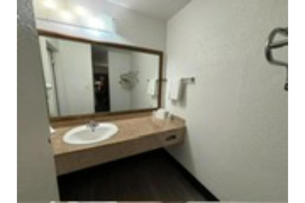 Bagno di Motel 6 Mesa, AZ - Downtown
