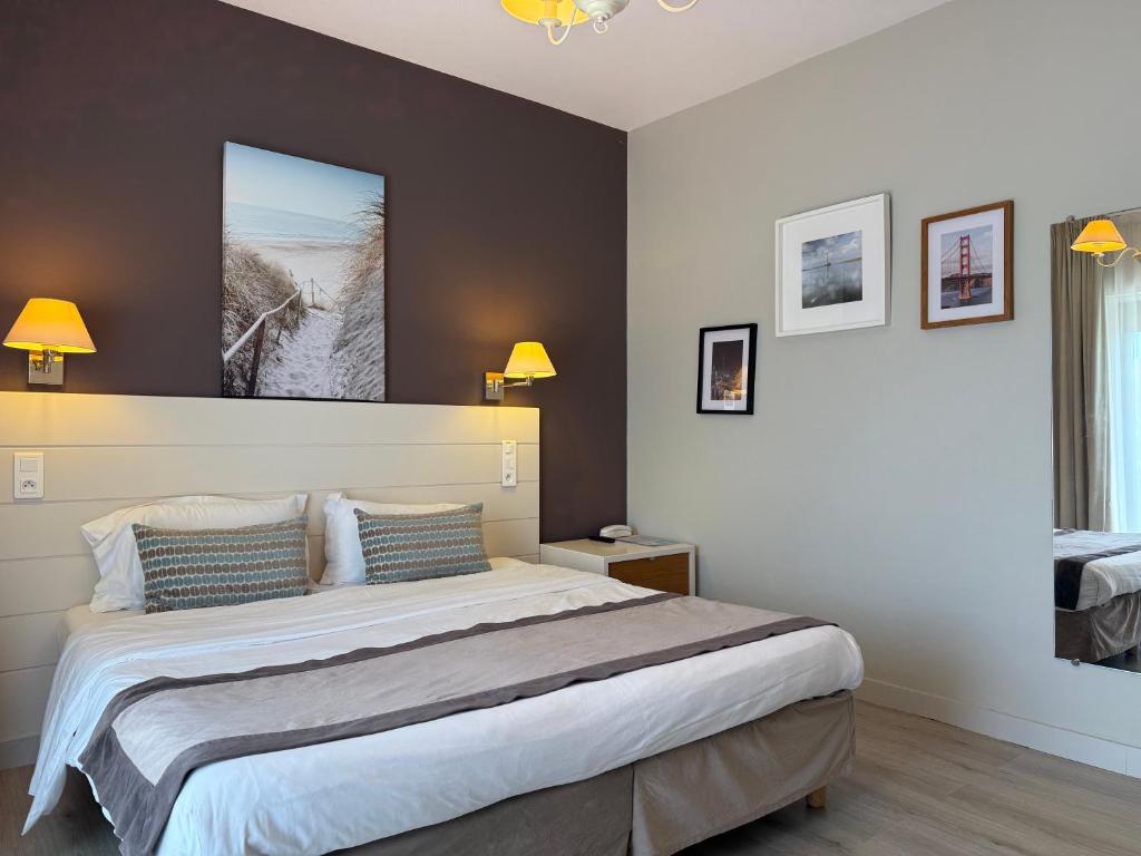 Hotel des Pins - Habitación Doble Con Balcón