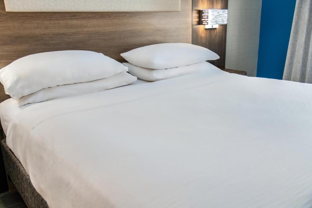 Holiday Inn Express Hotel & Suites Pittsburgh-South Side by IHG - King Suite Met Eenpersoonsslaapbank