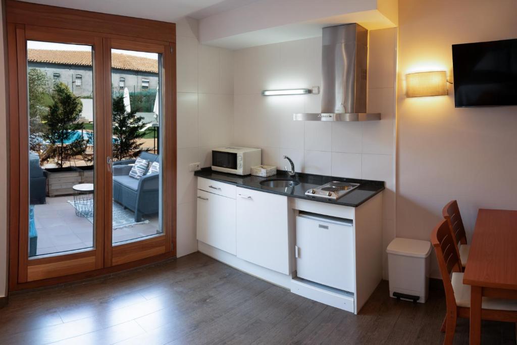Aparthotel Cal Marçal - Apartment With Pool View