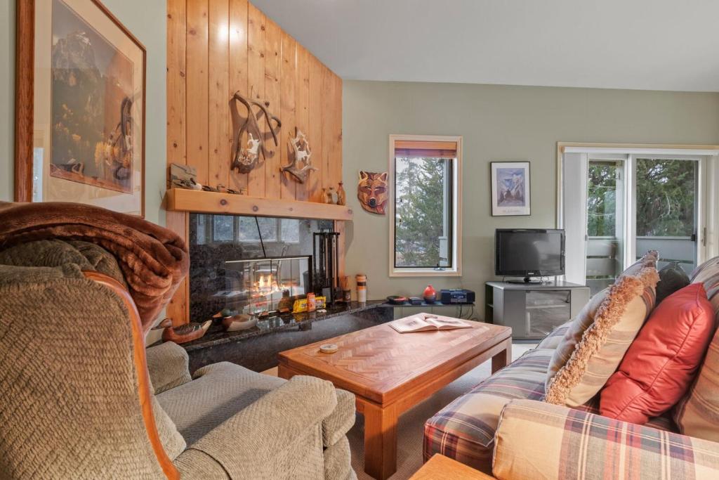 Χώρος καθιστικού στο RMR: Mountain Ash 3 Condo in The AspensWilsonWY