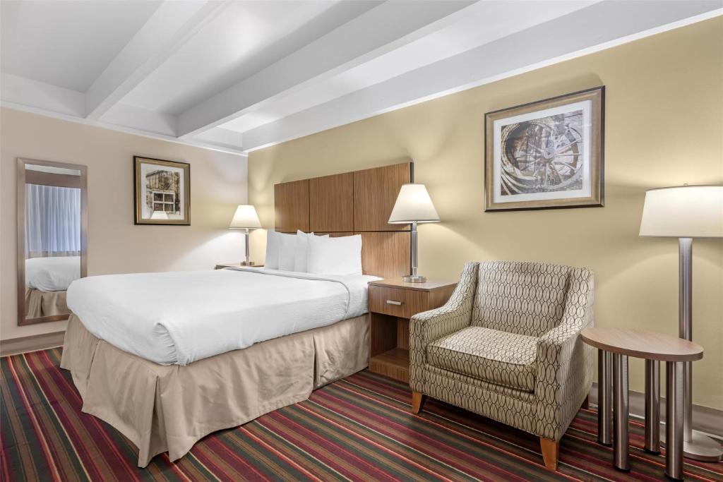 Best Western El Rancho Palacio - Kamer Met Kingsize Bed - Bad Voor Gehandicapten