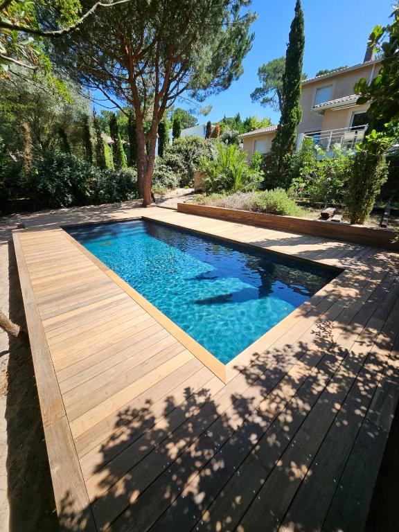 Bazén v ubytování Villa Arethuse - Pyla sur Mer nebo v jeho okolí