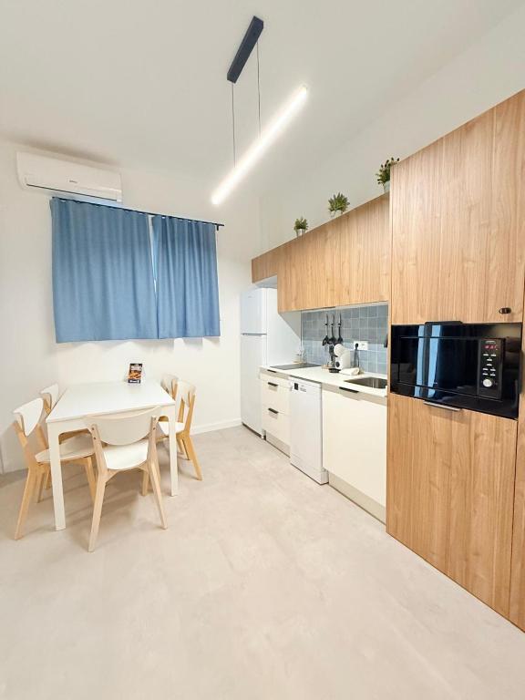 Travel Habitat Oceanografic Suites
