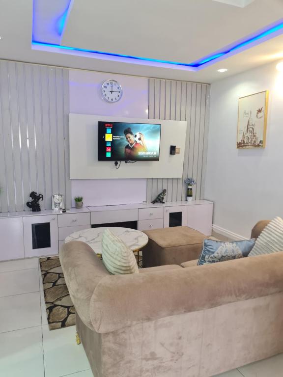 The Panache Luxury Apartment - Housity