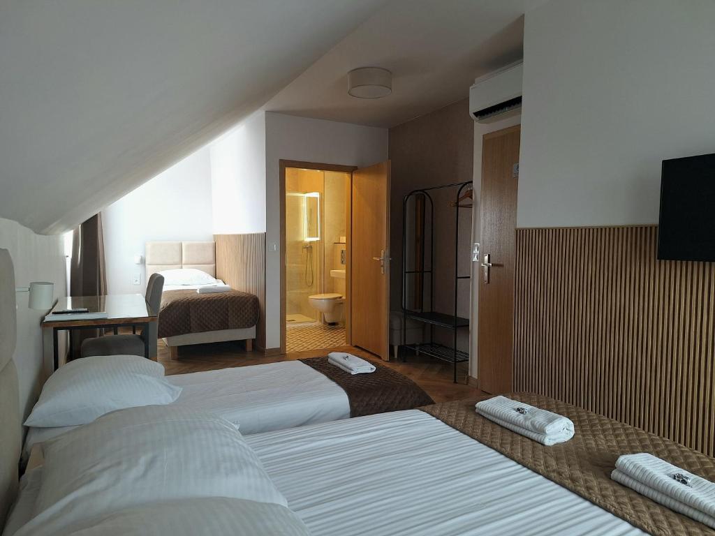 Villa AgaTomDom Gdańsk, Taras-Grill-Kuchnia, 1800m Stare Miasto Gdańsk - 19