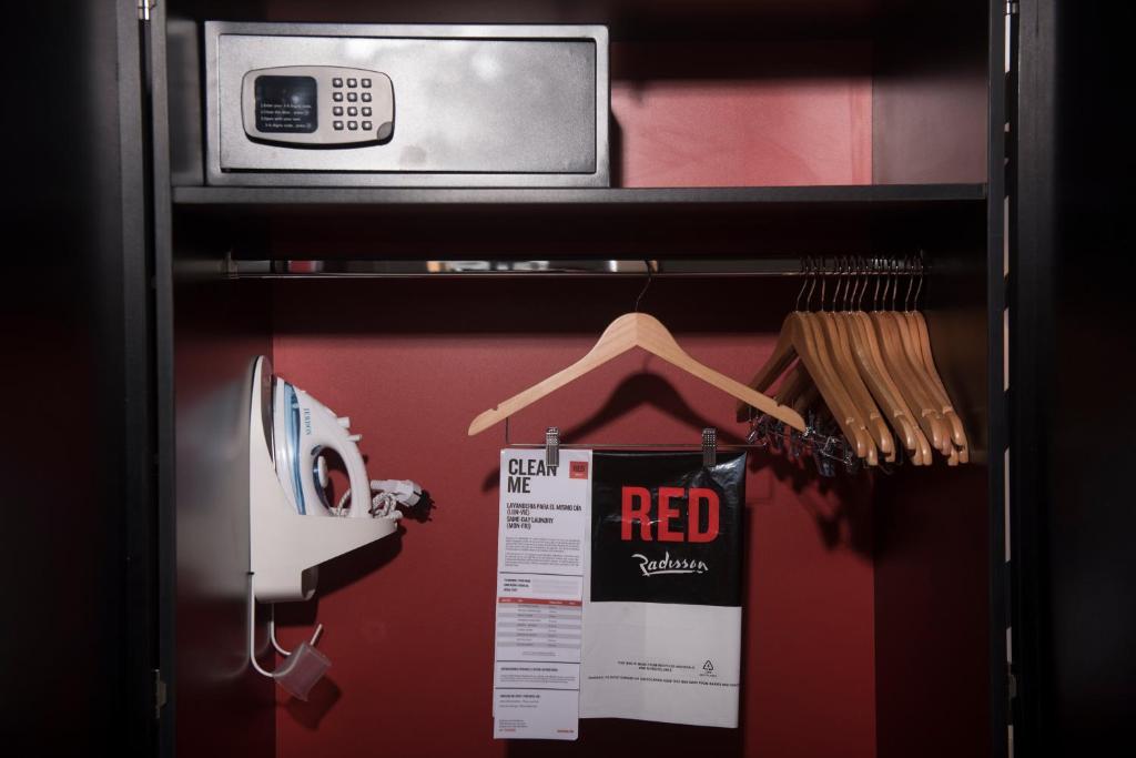 Certifikát, hodnocení, plakát nebo jiný dokument vystavený v ubytování Radisson RED Miraflores