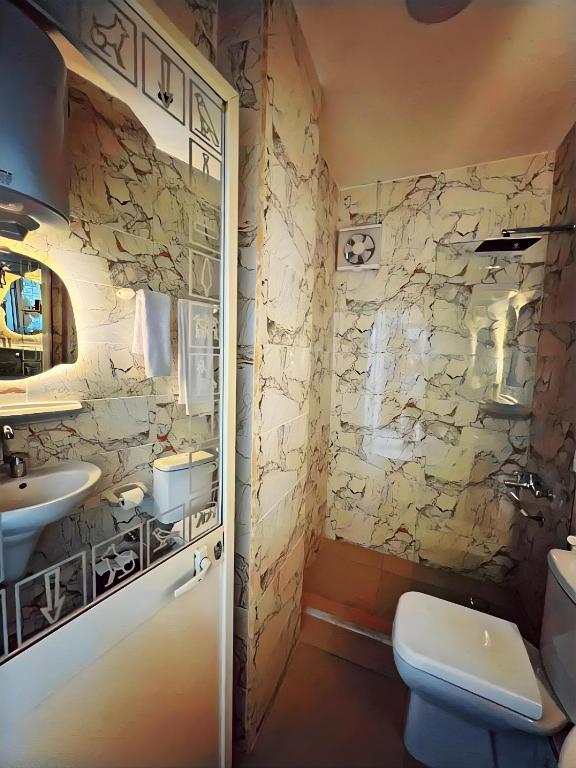 Pyramids Crypt Hotel photo
