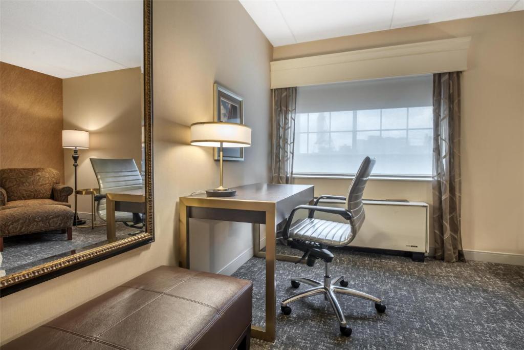 Best Western Plus The Normandy Inn & Suites photo
