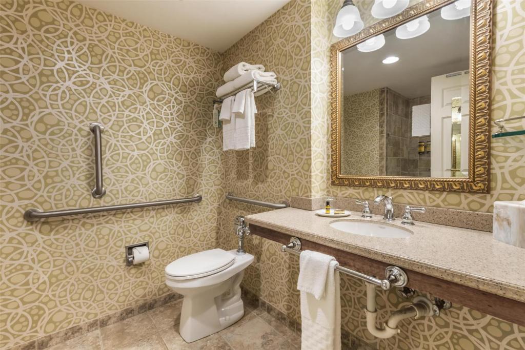 Best Western Plus The Normandy Inn & Suites photo