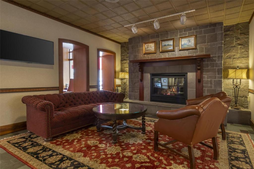 Best Western Plus The Normandy Inn & Suites photo