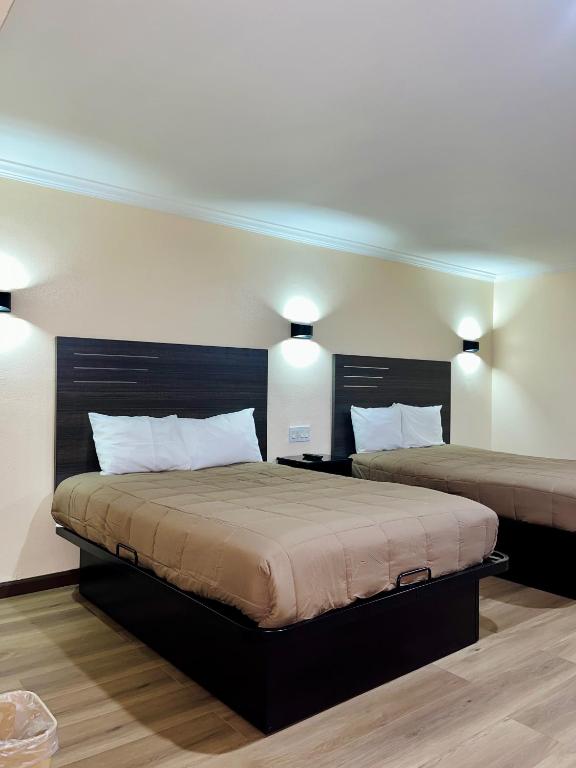 Del Aire Inn LAX - Deluxe Double Room