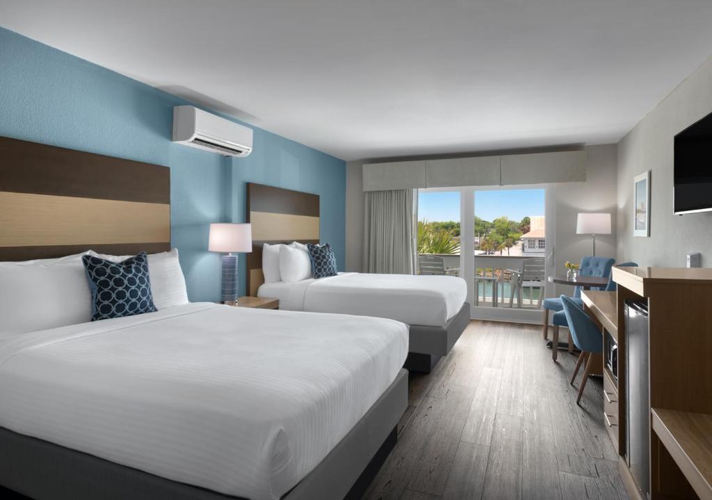 Shem Creek Inn - 