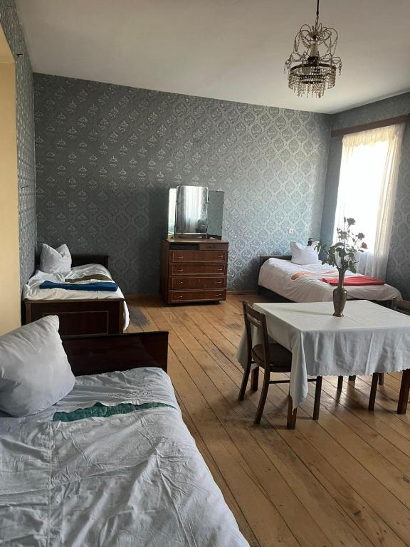 Televisi dan/atau pusat hiburan di Lorenzo Budget Hostel