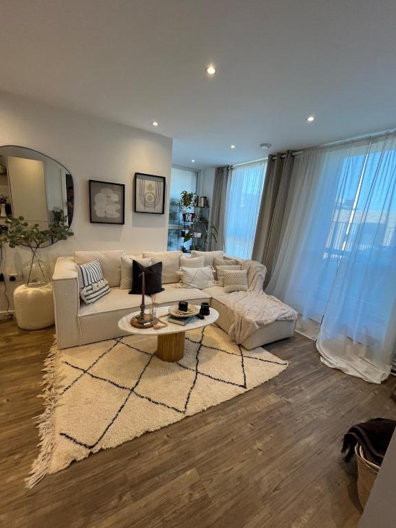 Industrial Style Penthouse in Shoreditch, London - Industrial London Penthouse Apartment