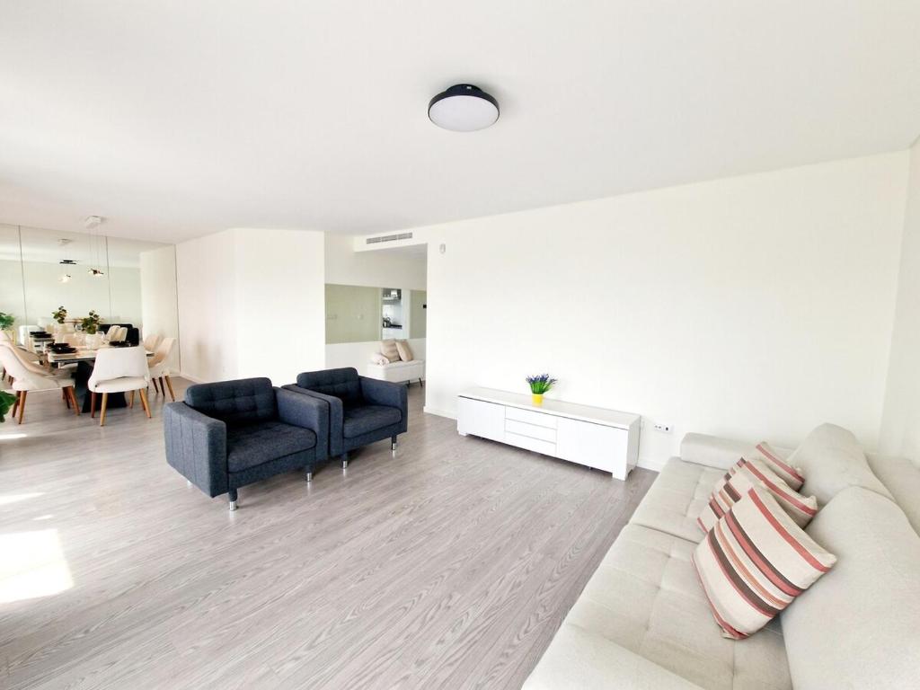 Picture of Luxury 2-story Penthouse Condo! Penthouse Balcony Ocean Views! | Condo ...