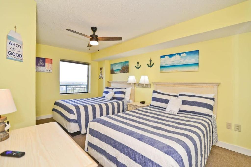 Una cama o camas en una habitación de Paradise Ocean View at Top Resort w Lazy River