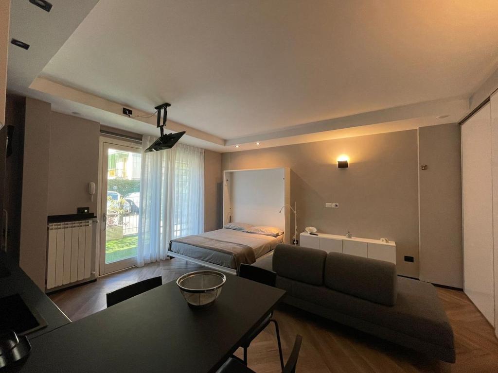 Suite 08