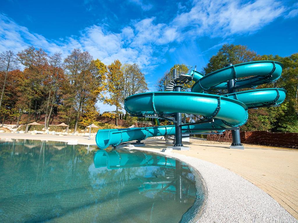 Bazén v ubytování Hotel Molo Resort nebo v jeho okolí