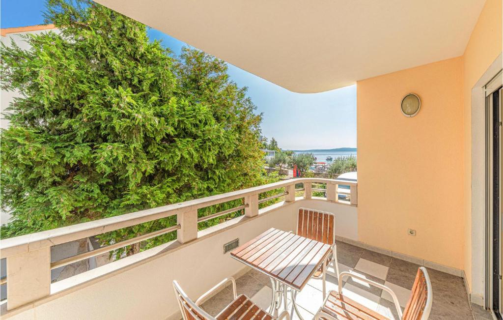 Awesome Apartment In Okrug Gornji