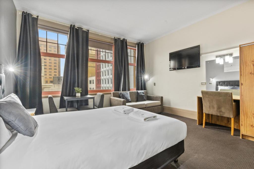 Adelaide Paringa - Resim 35