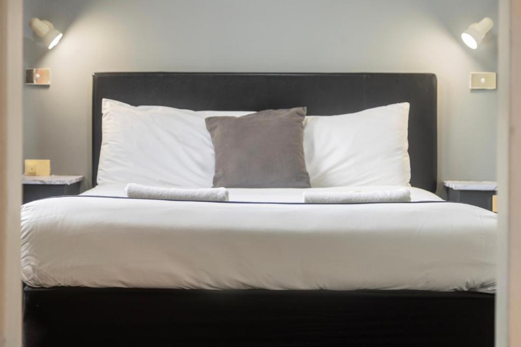 Adelaide Paringa - Resim 41