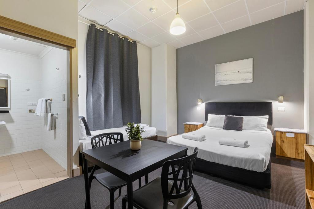 Adelaide Paringa - Resim 44