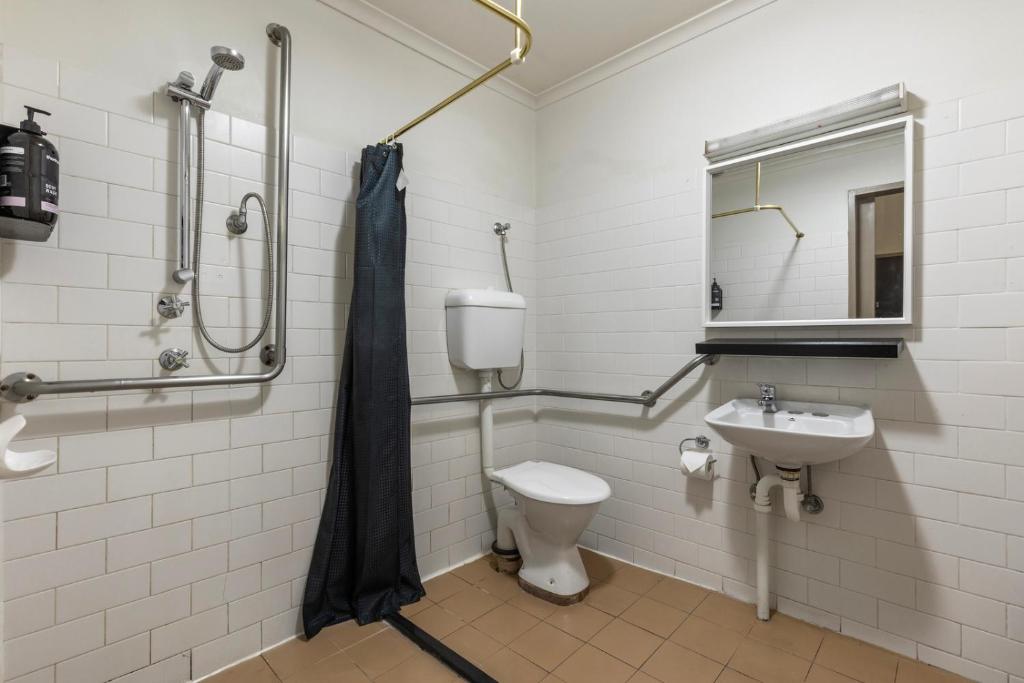 Adelaide Paringa - Resim 45