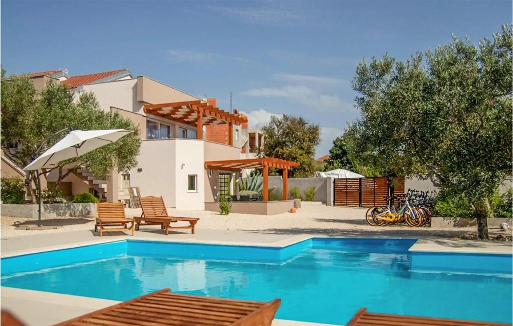 Beautiful Apartment In Bibinje With Wifi