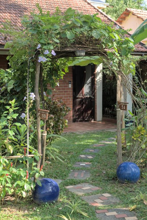 Cottage Nhìn Ra Vườn
