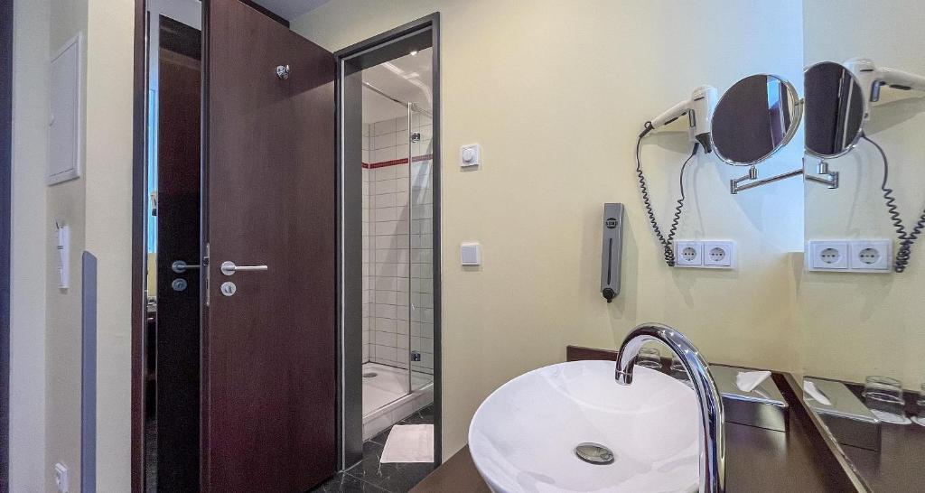 Best Western Plus Plaza Berlin Kurfürstendamm - Resim 5