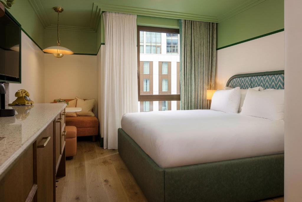 The July - London Victoria - Resim 17