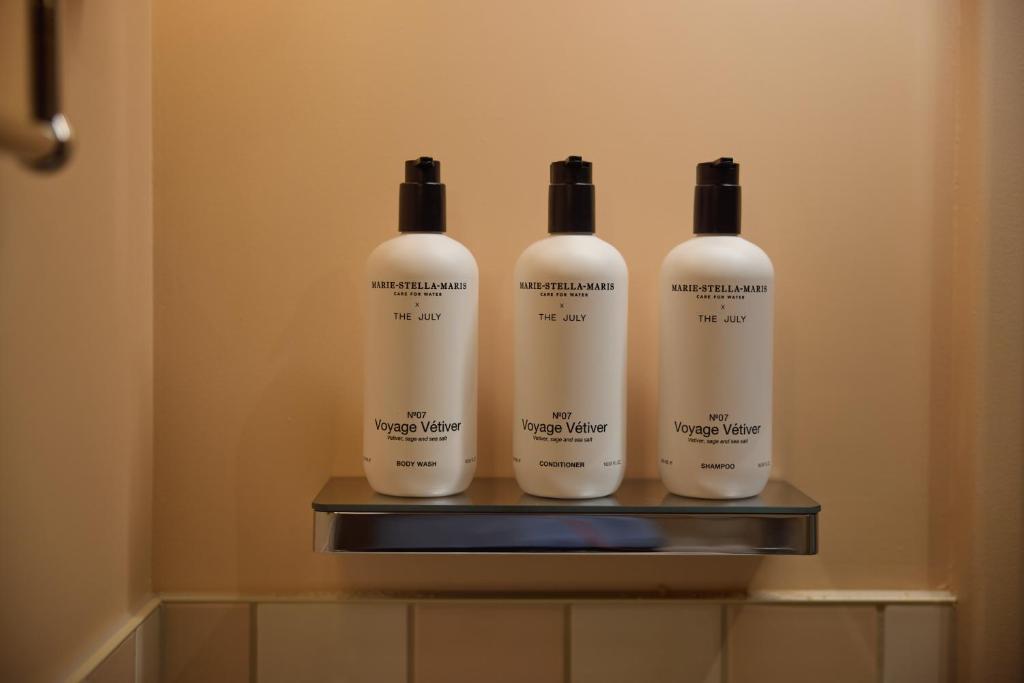 The July - London Victoria - Resim 27