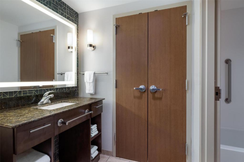 Homewood Suites by Hilton Ankeny - King Studio Suite - Mobility Access/Non-Smoking