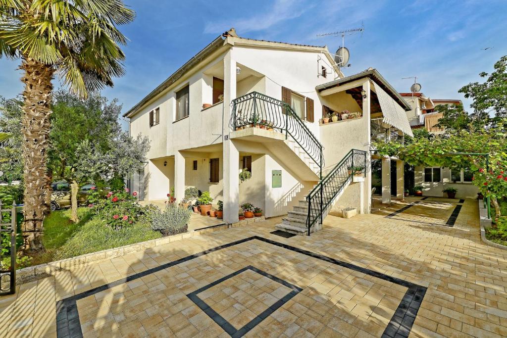 Budova, kde se apartmán nachází