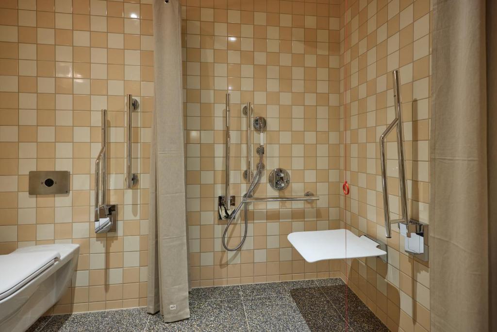 The July - London Victoria - Resim 40