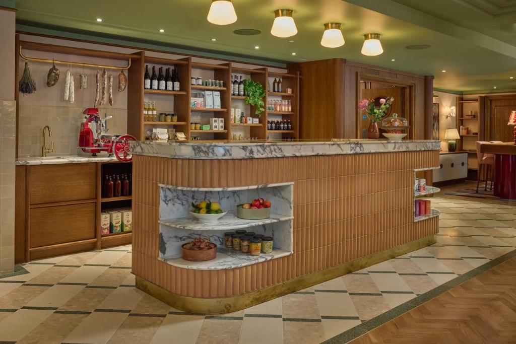 The July - London Victoria - Resim 9