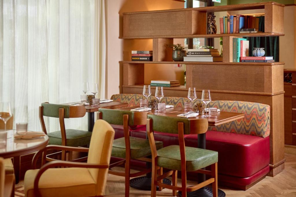 The July - London Victoria - Resim 44