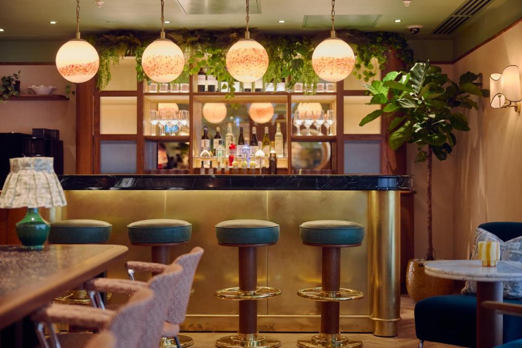 The July - London Victoria - Resim 34