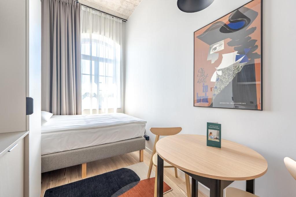 
Compact retro studio
