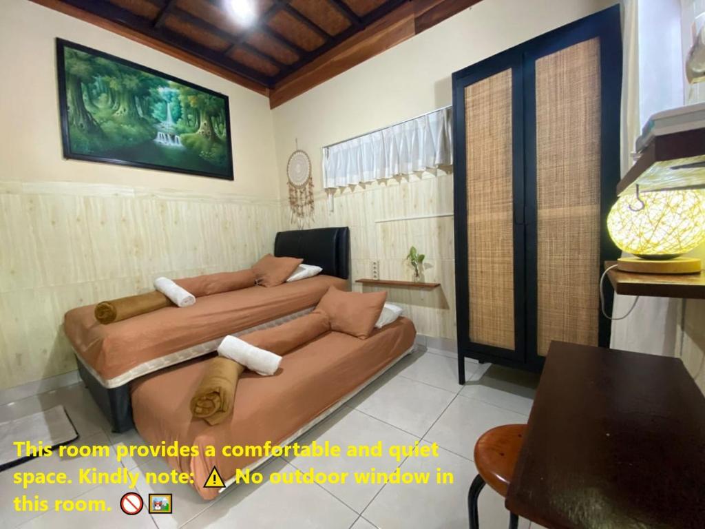 Coliving Bali SWEET HOME Kost Lengkap di Tabanan Kota - Chambre Lits Jumeaux Avec Salle De Bains Privative