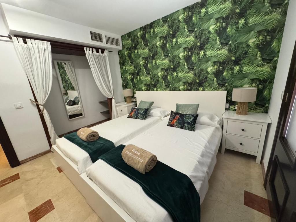 Postel nebo postele na pokoji v ubytování Villa with private pool -Palma Ambassador Center ETV14825