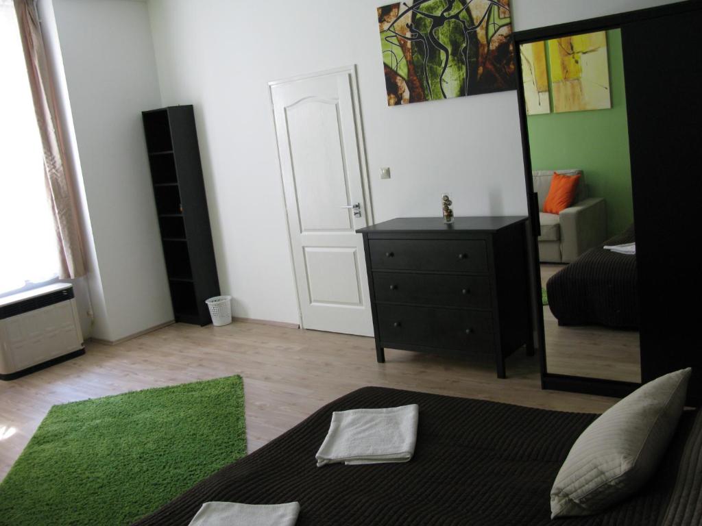 Rumbach Holiday - Two-Bedroom Apartment