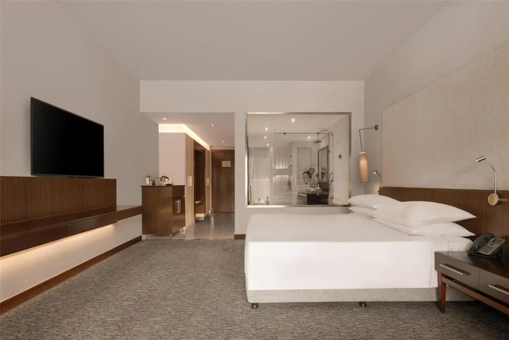 Deluxe Room with Direct Pool Access