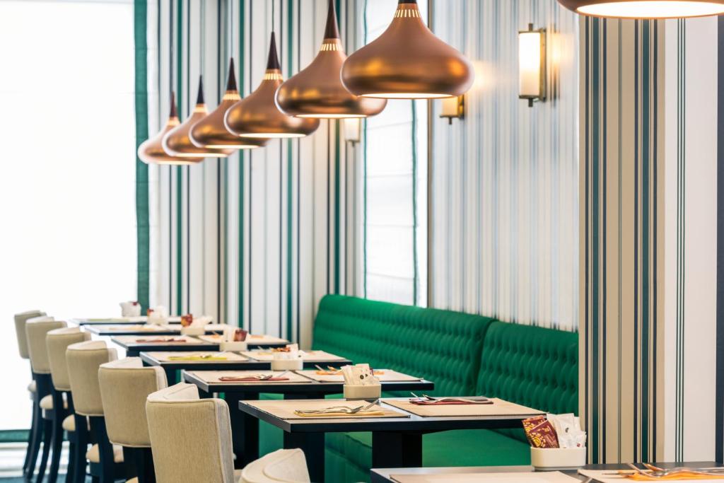 Posezení v ubytování Hotel Mercure Jardines de Albia