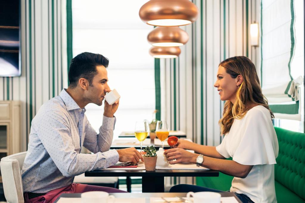 Nápoje v ubytování Hotel Mercure Jardines de Albia