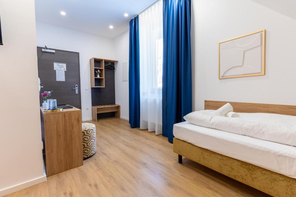 Chérisy Hotel Konstanz - Self Check-in Only - Twin Room