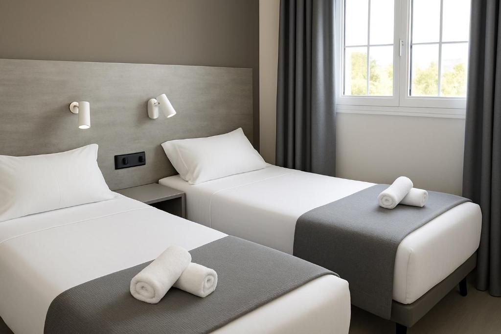 Hotel Sitges - Family Room With Balcony
