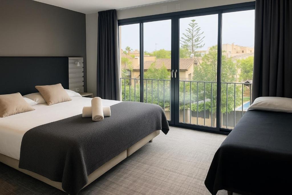 Hotel Sitges - Twin Room With Extra Bed