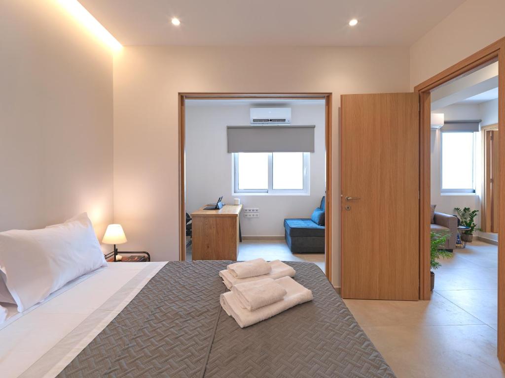 Modern Home with Office, 2' from Monastiraki Metro